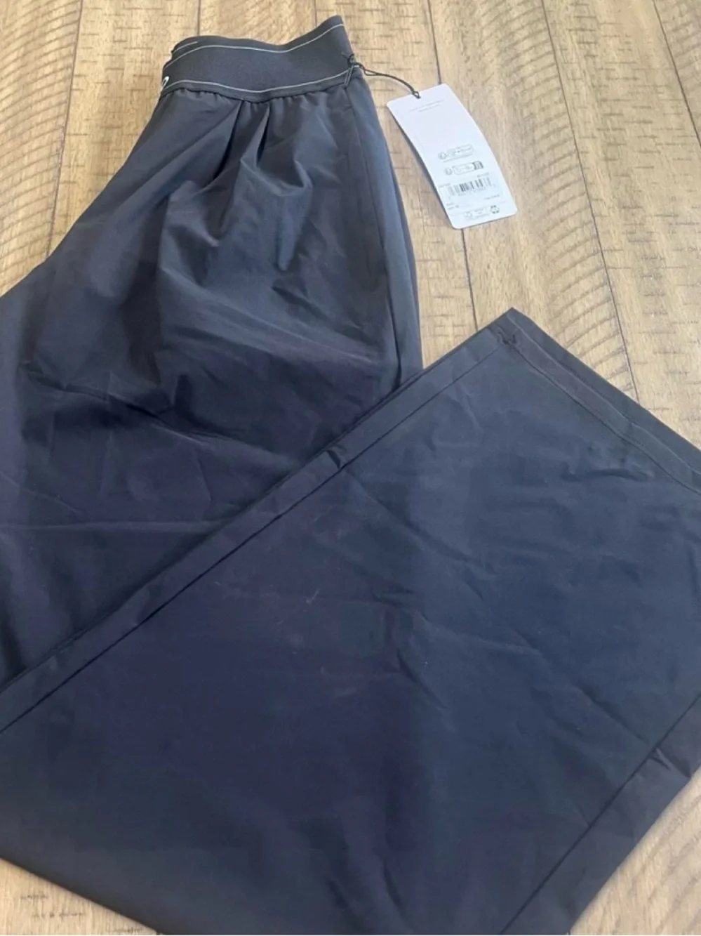 Alo Yoga Suit Up Trouser – Black – Size XS. NWT